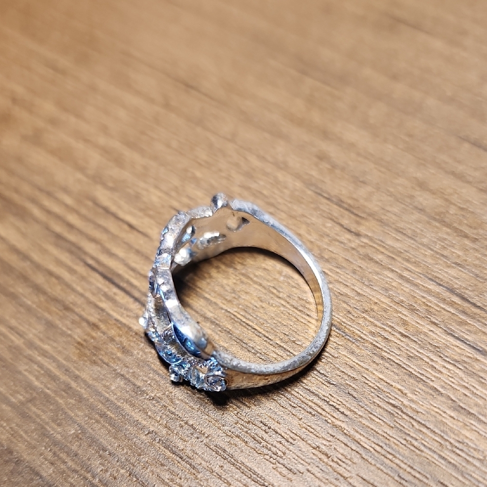 Intricate Silver Openwork Ring With Crescent Desi… - image 5